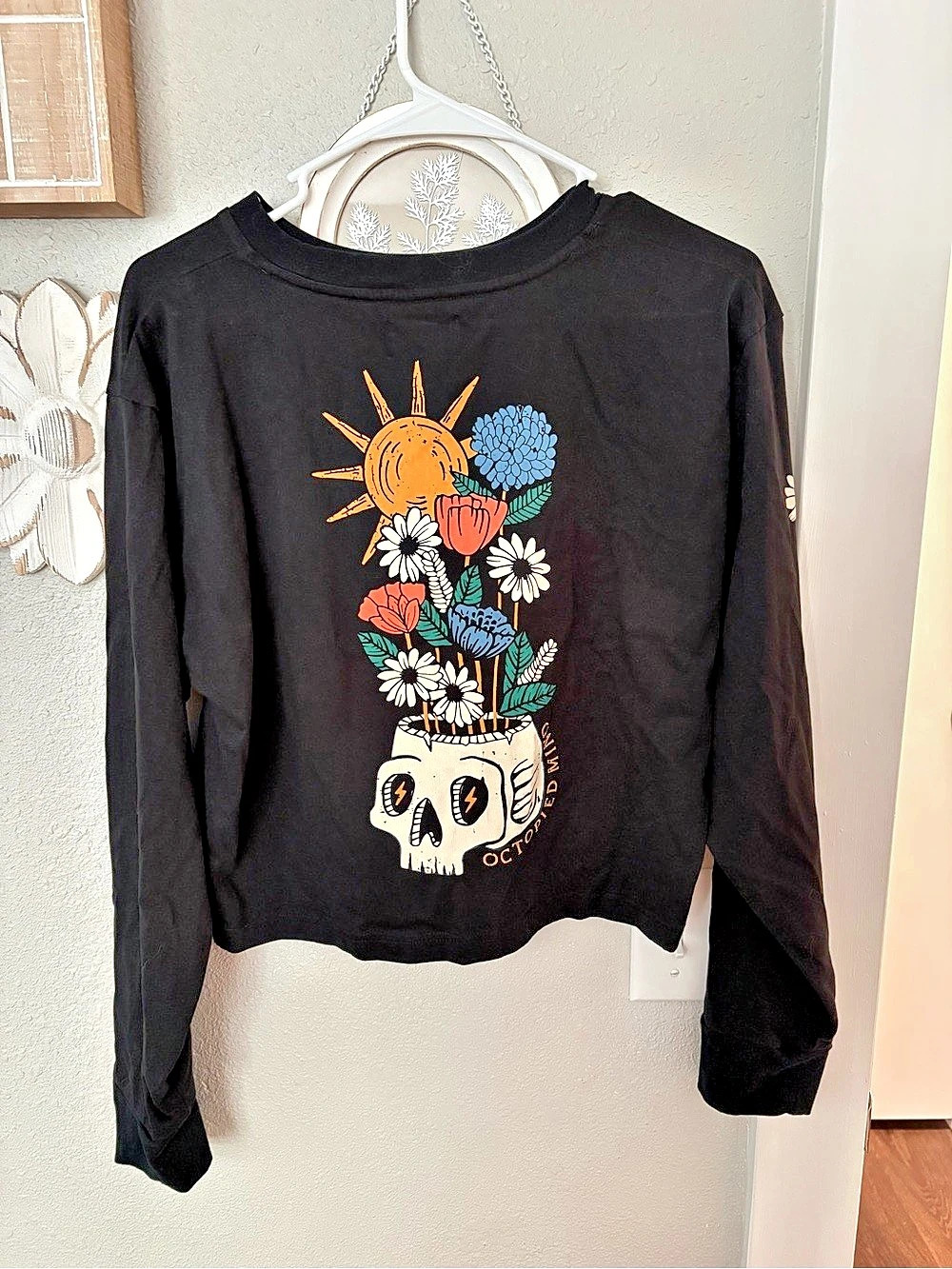“Let Your Mind Grow” Octopied Mind Long Sleeve, sz L